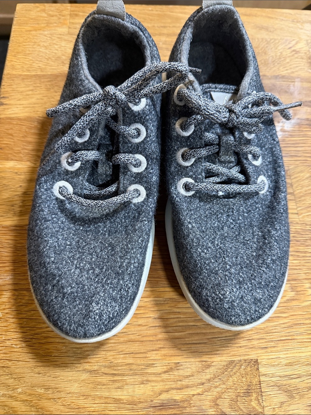 Womenโs allbirds Charcoal Gray Wool Runners Lace-Up Sneakers